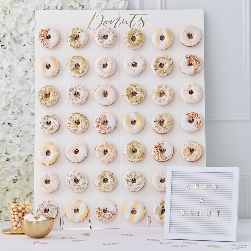 pared de donuts para mesa dulce eventos bodas comuniones bautizos alicante