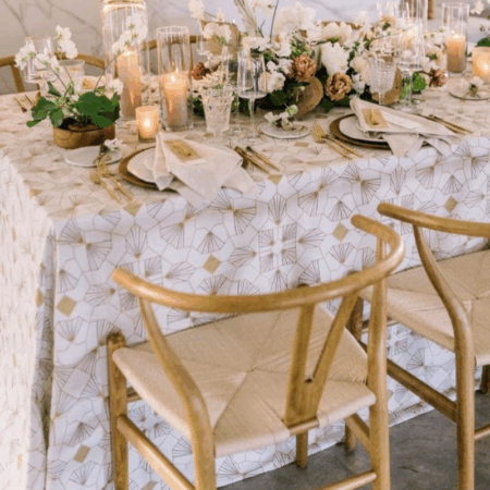 Mantel Geométrico Dorado